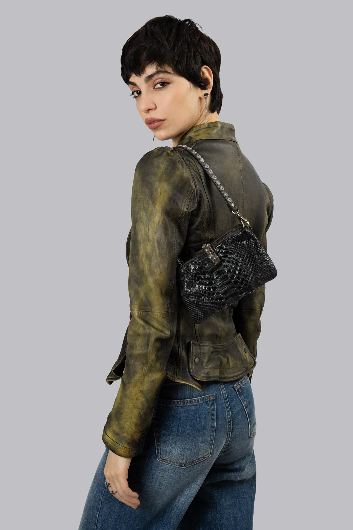 Geviny Python  black met